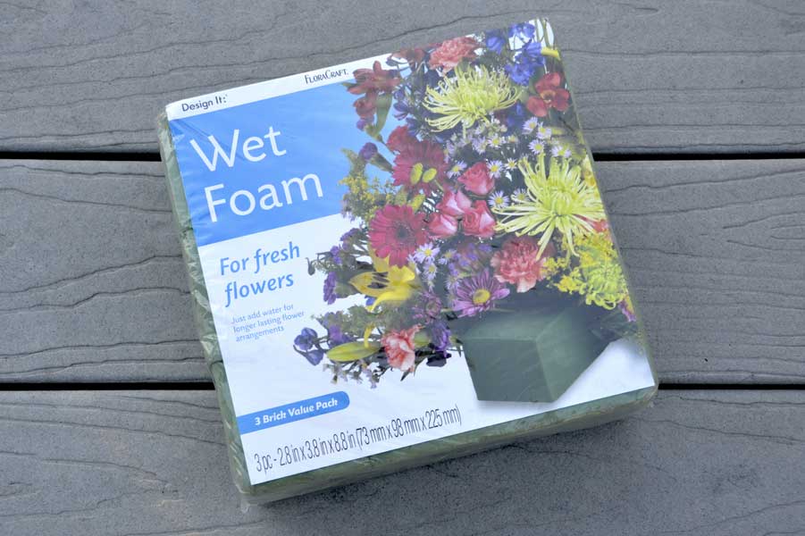 Wet foam, floral foam, for flower arranging