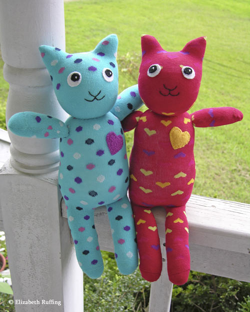 Hug Me! Sock Kittens by Elizabeth Ruffing